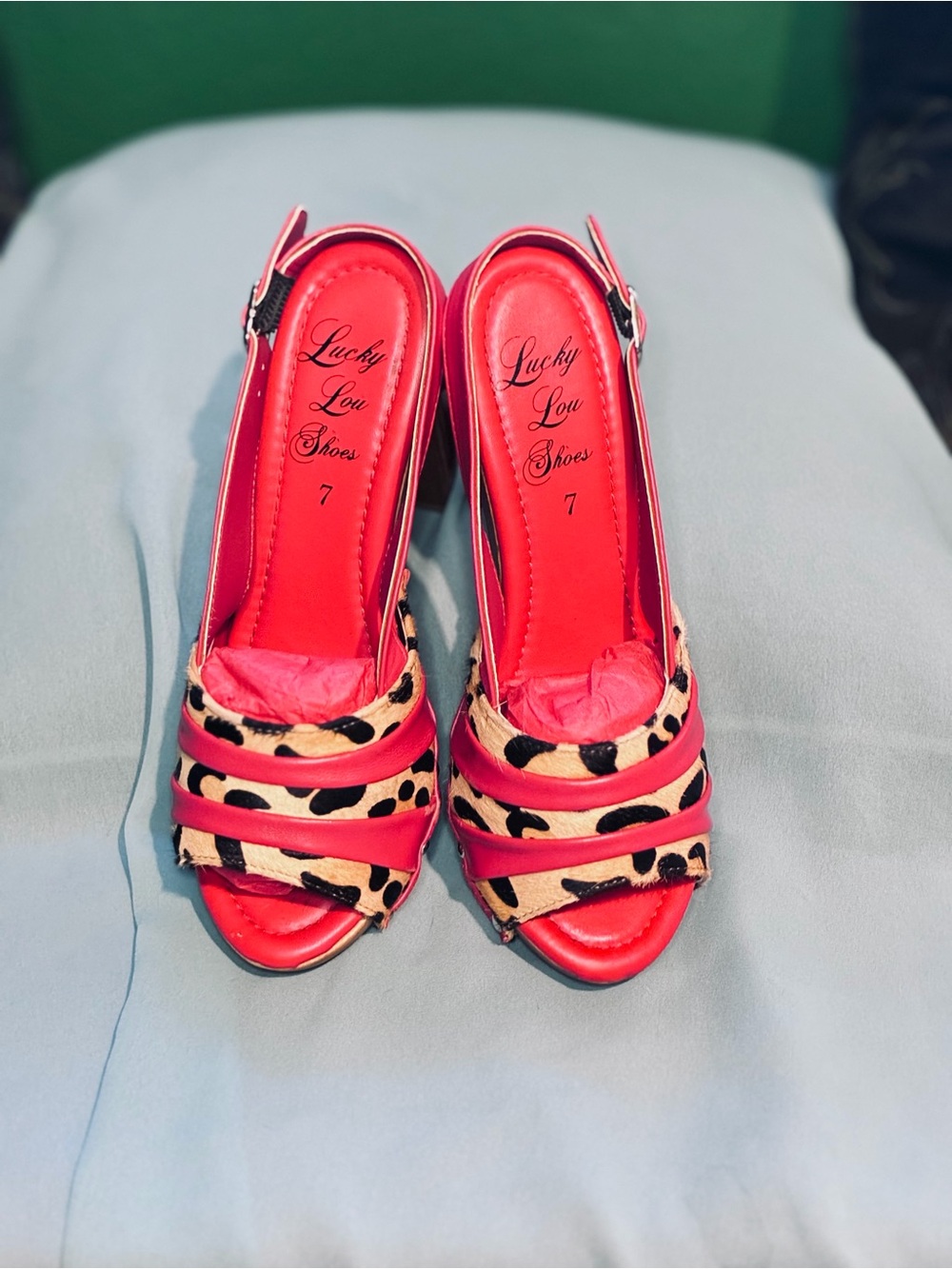 Lucky Lou Wood Carved Rockin Tiki Red Leather/ Leopard Strap Women’s Size 7